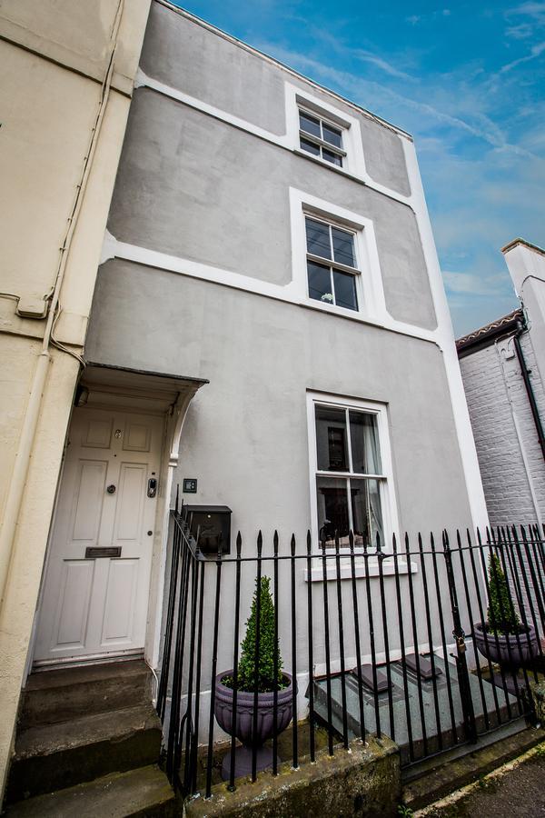 No8 Chepstow Bed & Breakfast Bagian luar foto